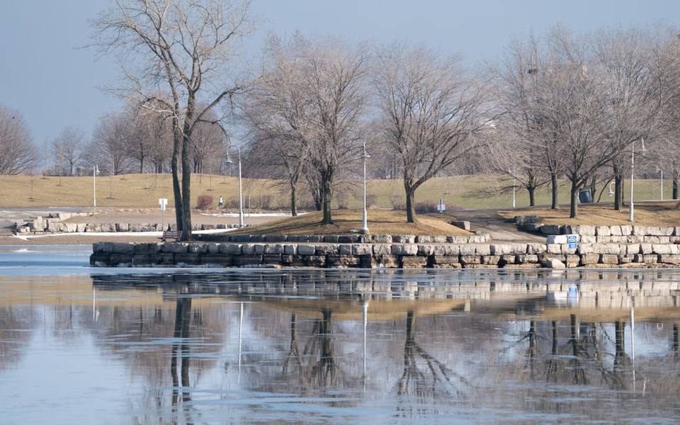 Midwestern destinations and lakefront spaces in Chicago